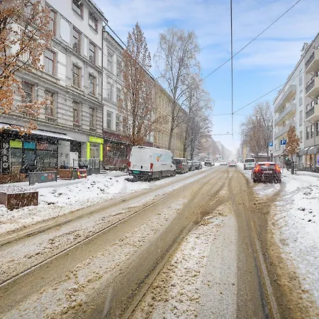 Central & Charming - 67sqm - 5pax Apartmán