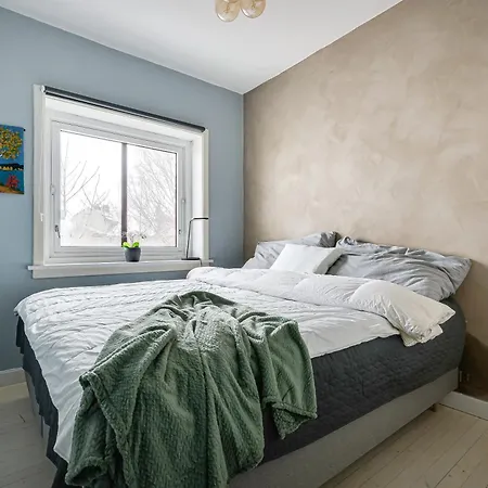 Central & Charming - 67sqm - 5pax Апартаменты *